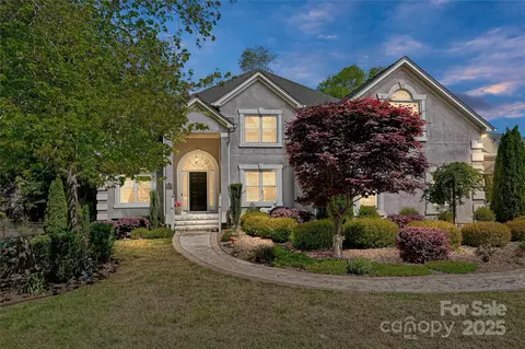 205 Commodore Ct, Belmont, NC 28012