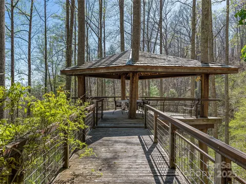 633 Upper Herron Cove Rd, Asheville, NC 28804