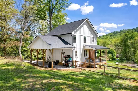 39 W Holly Ridge Dr, Old Fort, NC 28762