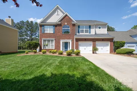 11312 Fox Hill Dr, Charlotte, NC 28269
