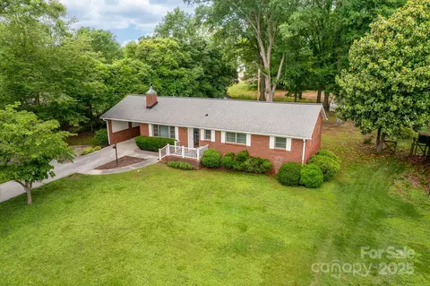 1307 Armstrong Rd, Belmont, NC 28012