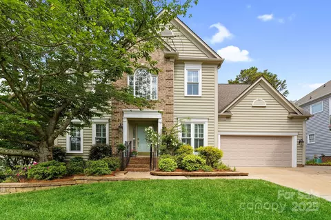 2710 Providence Spring Ln, Charlotte, NC 28270