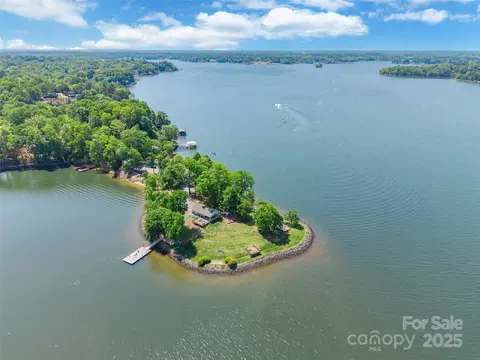 View/Area - 9012 Windjammer Dr, Tega Cay, SC 29708 photo 8 of 10