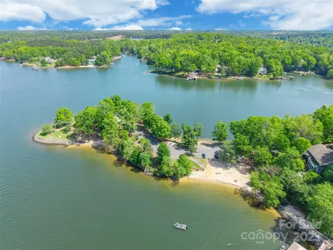 View/Area - 9012 Windjammer Dr, Tega Cay, SC 29708 photo 6 of 10