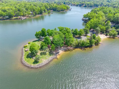 View/Area - 9012 Windjammer Dr, Tega Cay, SC 29708 photo 7 of 10