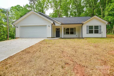 164 Hillndale Ln, Statesville, NC 28677