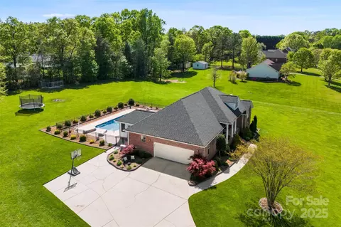 3003 Eaker Dr, Cherryville, NC 28021 photo 2