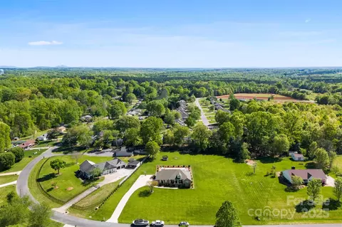 3003 Eaker Dr, Cherryville, NC 28021 photo 5