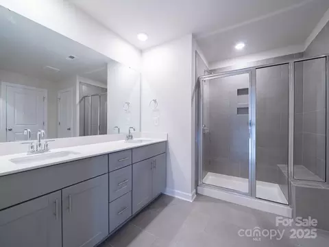 Bath - 1441 31st Ne St NE, Conover, NC 28613 photo 6 of 6