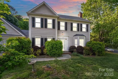 9100 Cameron Wood Dr, Charlotte, NC 28210
