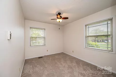 1025 Hefner Nw Dr NW, Conover, NC 28613 photo 39