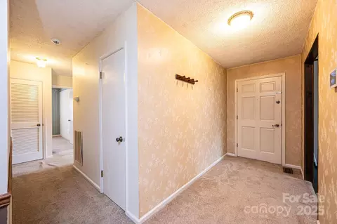 1025 Hefner Nw Dr NW, Conover, NC 28613 photo 7