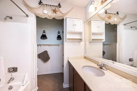 1025 Hefner Nw Dr NW, Conover, NC 28613 photo 32
