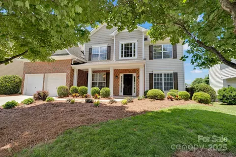 105 Runningdeer Dr, Mooresville, NC 28117