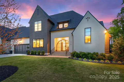 1118 Jefferson Dr, Charlotte, NC 28270