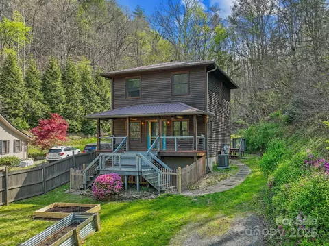 59 Skyway Dr, Marshall, NC 28753