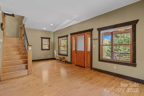 Living - 59 Skyway Dr, Marshall, NC 28753 photo 1 of 4