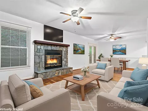 802 Parkway Vista Dr, Asheville, NC 28805