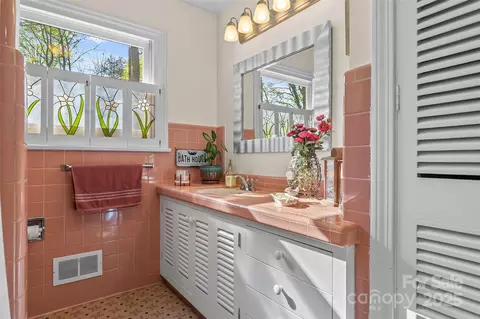 Bath - 136 Nc 126 Hwy, Morganton, NC 28655 photo 1 of 4