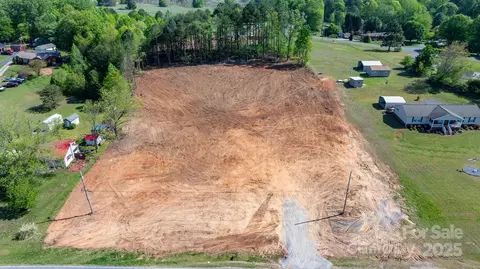 2468 E Maiden Rd, Maiden, NC 28650 photo 3