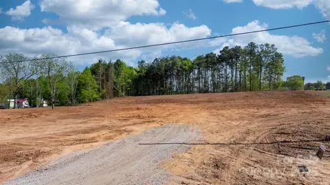 2468 E Maiden Rd, Maiden, NC 28650 photo 6