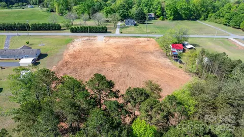 2468 E Maiden Rd, Maiden, NC 28650 photo 2