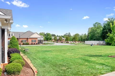 Exterior - 2334 Sylvia Ct, Denver, NC 28037 photo 6 of 7