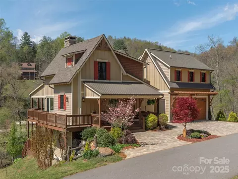 354 River Club Dr, Cullowhee, NC 28723