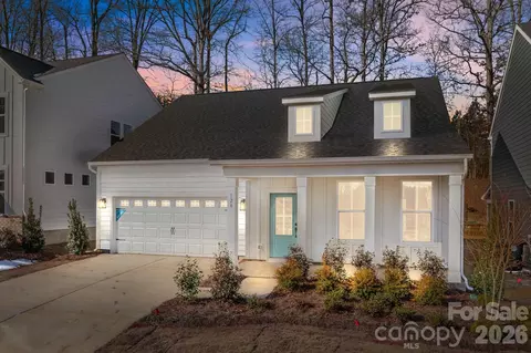 124 Canary Ln, Mooresville, NC 28115