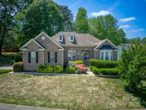 13316 Alex Mill Dr, Pineville, NC 28134