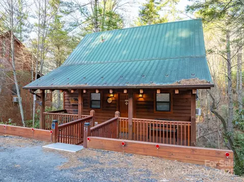 71 Creekside 4 Loop #4, Spruce Pine, NC 28777