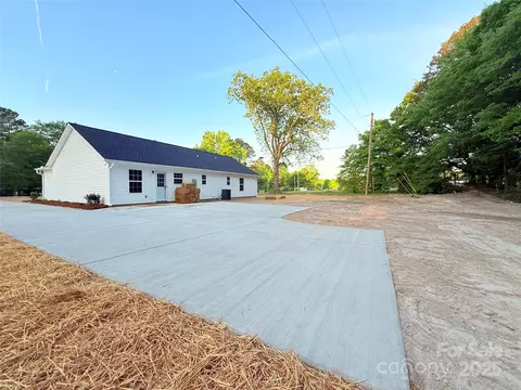 Exterior - 296 Tram Rd, Lancaster, SC 29720 photo 6 of 7