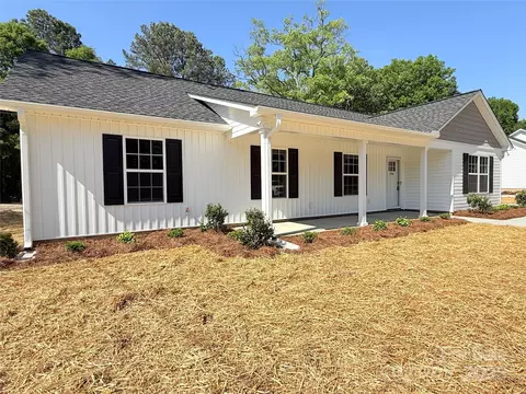 Exterior - 296 Tram Rd, Lancaster, SC 29720 photo 4 of 7