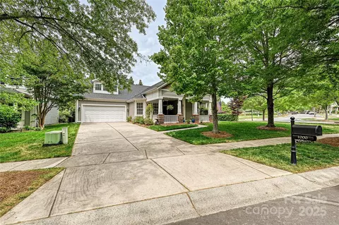 1000 Millbank Dr, Matthews, NC 28104