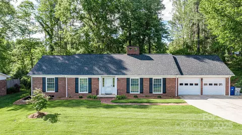 717 Pennell Ne St NE, Lenoir, NC 28645