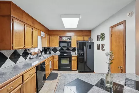 103 E Timberland Dr, Grover, NC 28073 photo 19