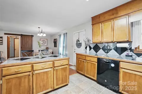 103 E Timberland Dr, Grover, NC 28073 photo 21