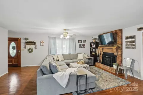 103 E Timberland Dr, Grover, NC 28073 photo 9