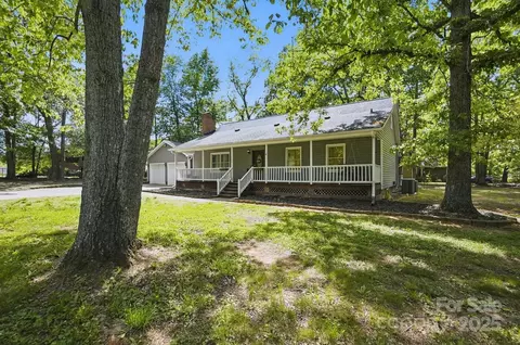 103 E Timberland Dr, Grover, NC 28073 photo 4
