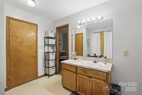 103 E Timberland Dr, Grover, NC 28073 photo 33