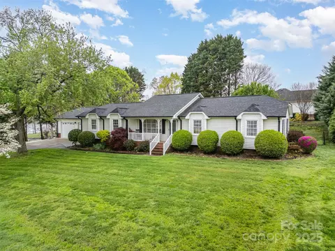 106 S Oakwood Dr, Kings Mountain, NC 28086