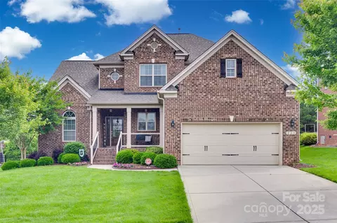 525 Chase Prairie Ln, Waxhaw, NC 28173