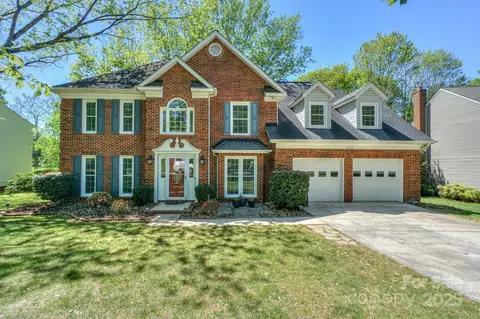 8709 Stratton Farm Rd, Huntersville, NC 28078