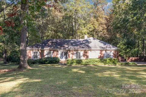 2643 Rolling Hills Dr, Monroe, NC 28110