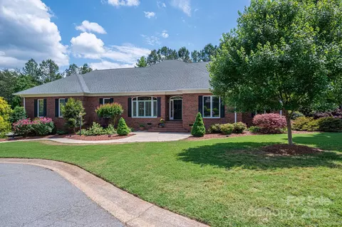 216 Commodore Ct, Belmont, NC 28012