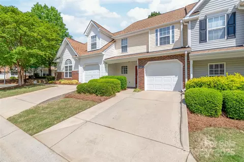 11011 Alderbrook Ln, Charlotte, NC 28270