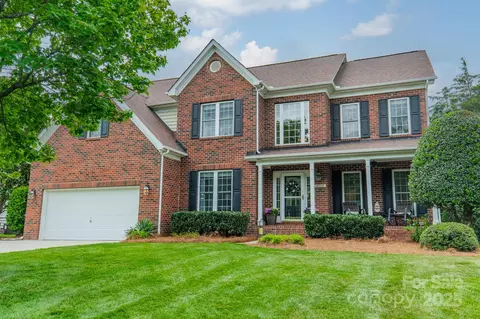 8902 Whittingham Dr, Waxhaw, NC 28173