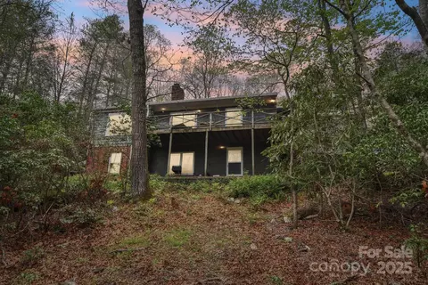 540 Swiss Pine Lake Dr, Spruce Pine, NC 28777