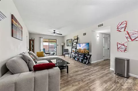 123 Carriage House Dr, Kannapolis, NC 28081
