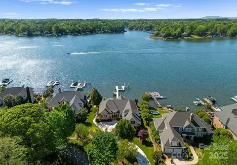 3507 Governors Island Dr, Denver, NC 28037